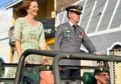 Prefeita Janaína Farias participa do desfile de 7 de Setembro e destaca importância da Independência do Brasil