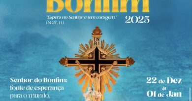 Encerramento dos festejos de São Francisco reúne multidão de fiéis no bairro Fátima I e marca lançamento da arte da Festa do Senhor do Bonfim 2025