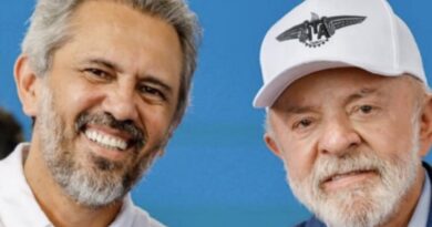 Lula dá sinal verde e confirma reeleição de Elmano de Freitas