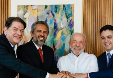 Rumo ao Senado: Lula confirma Cid Gomes à reeleição e Júnior Mano como primeiro suplente